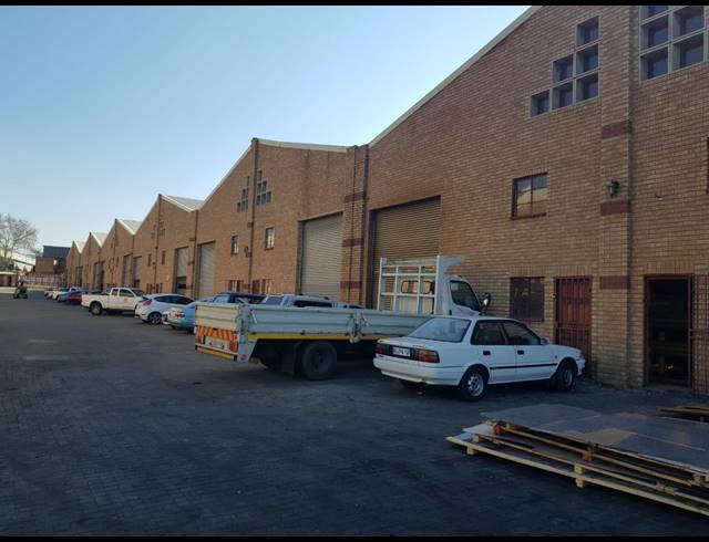 3,675M² WAREHOUSE FOR SALE IN STEELEDALE